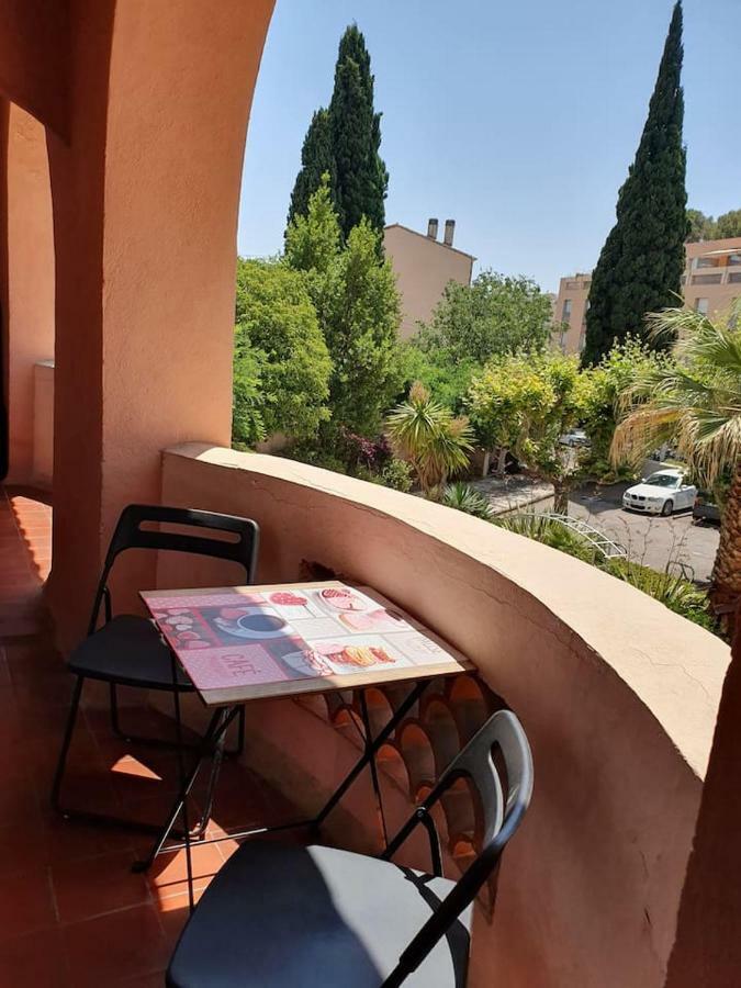 Studio Avec Grand Balcon- Residence De Caractere Бандоль Экстерьер фото